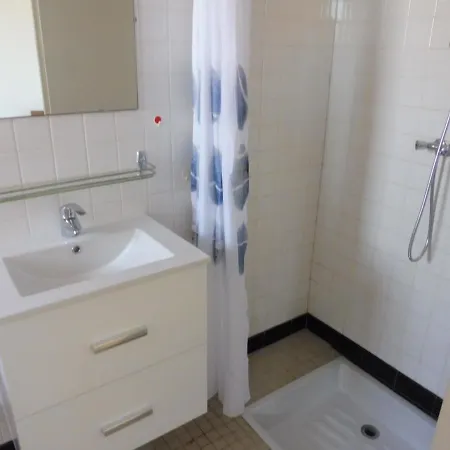 Holiday home Charmante Maison A 600m De La Plage, 4 Pers, Terrasse Et Jardin, Quartier Tranquille - Fr-1-540-221 *